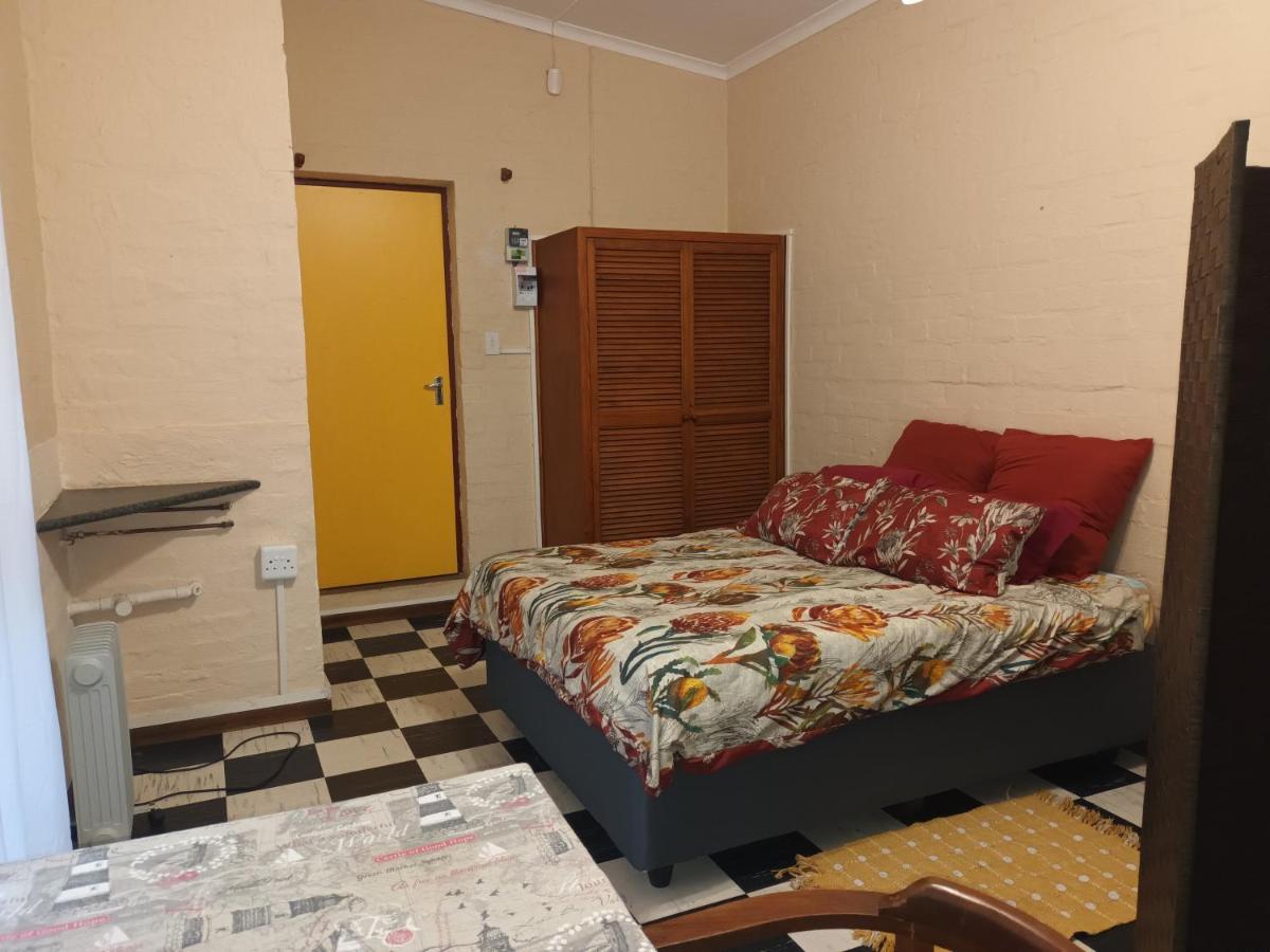 Peaceful 1-Bedroom Granny Flat In Sunnyside Grahamstown Εξωτερικό φωτογραφία