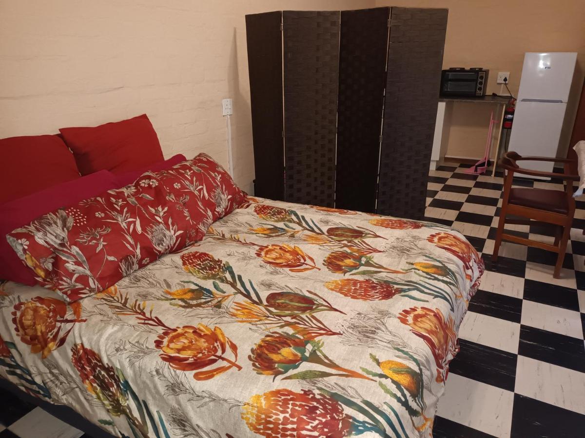 Peaceful 1-Bedroom Granny Flat In Sunnyside Grahamstown Εξωτερικό φωτογραφία